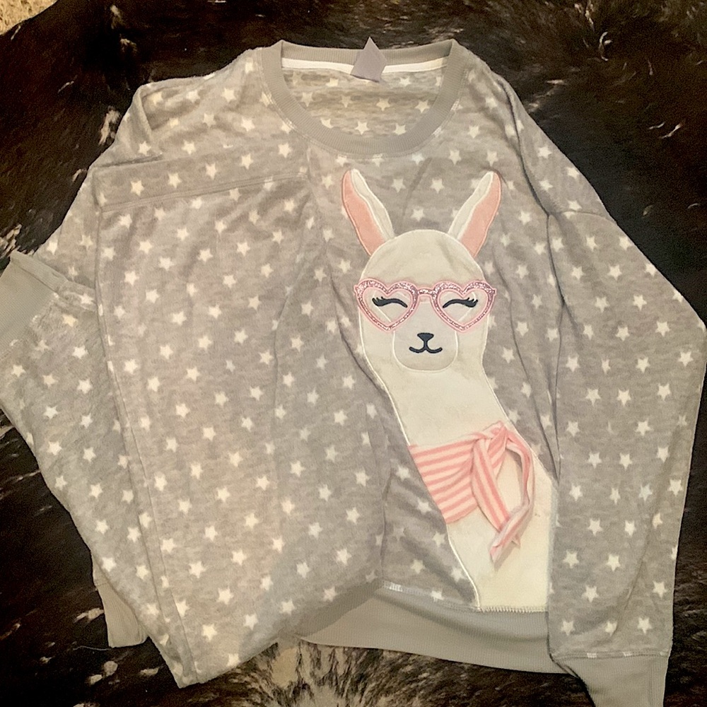 Cozy Gray Kid’s Llama Pajama Set!